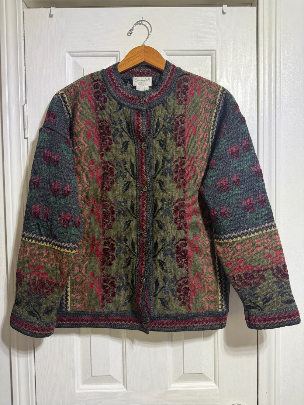 Vintage Cherry Lewis Vintage Wool Blend Multicolor tapestry knit Cardigan large - Picture 2 of 6